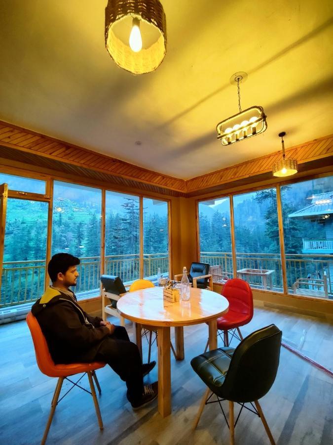 The Woodpecker Inn & Cafe, Jibhi Kültér fotó