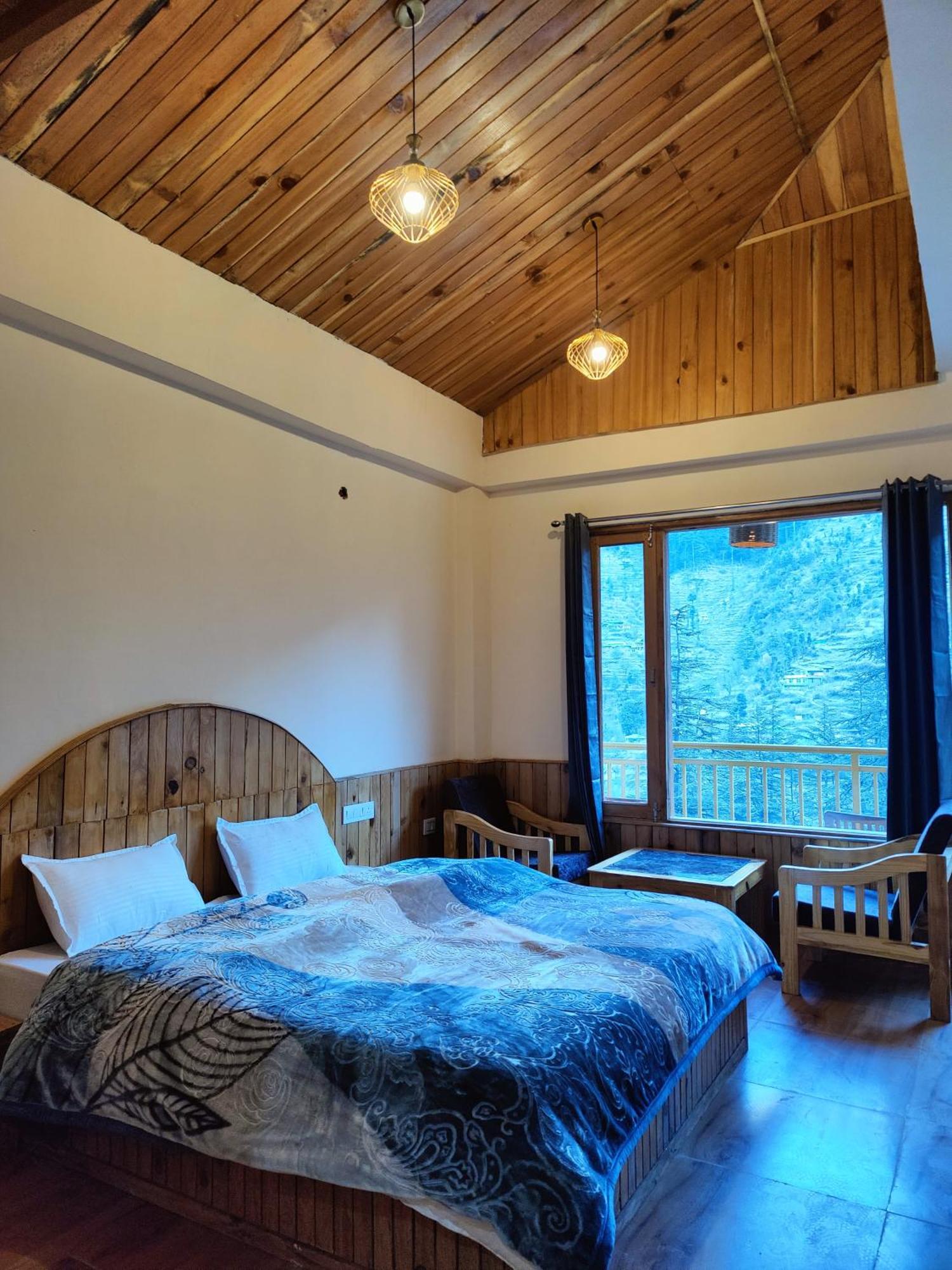 The Woodpecker Inn & Cafe, Jibhi Kültér fotó